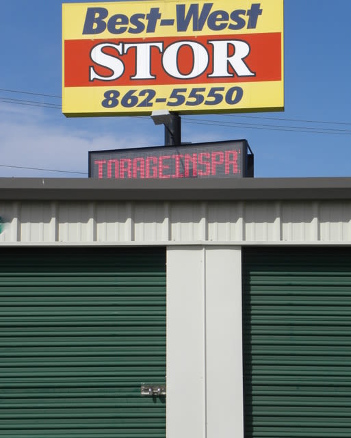 Best West Storage Unit Auction Easterly Auction Company Springfield Missouri Auctioneer