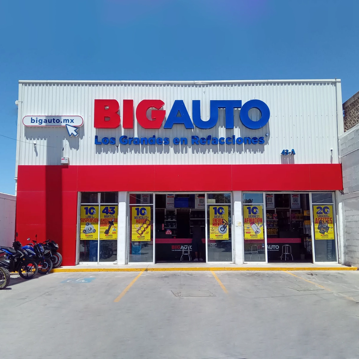 BIG AUTO la refaccionaria en donde encuentras tus autopartes y recibes atención de expertos