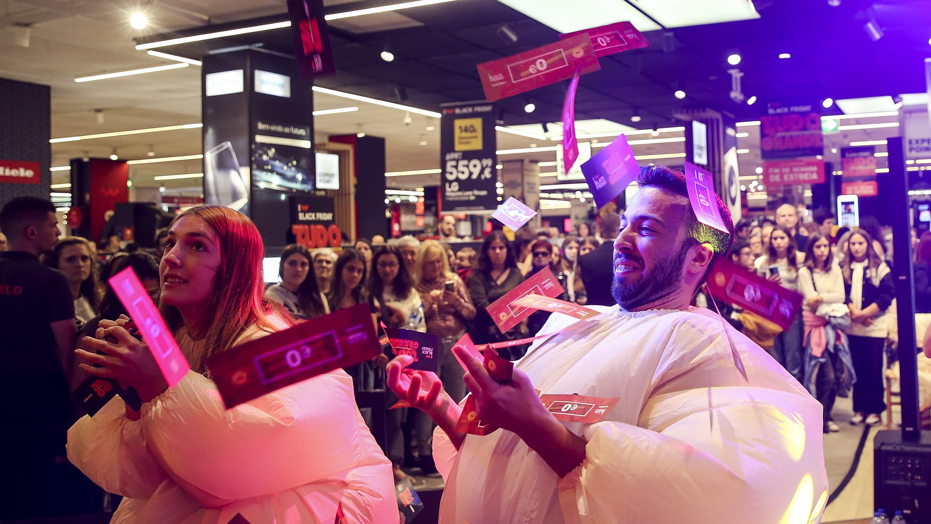 BigFish - Black Friday Worten Tudo à Grande / show case