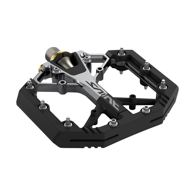 SAINT DH flat pedals provide best-in-class grip and durability.