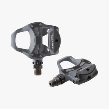 El pedal de bicicleta Shimano PD-R550 es ideal para ciclistas principiantes que buscan un pedal clipless fácil de usar. Clip in y out sin esfuerzo, con confianza y eficiencia.