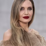 Celebridades que usan su fama para el bien cover