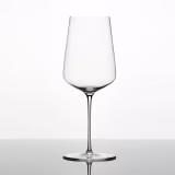 Las mejores copas de vino para celebrar reuniones inolvidables cover