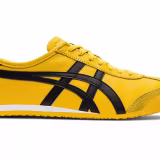 Zapatillas blancas minimalistas que combinan con todo. cover