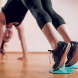 Fitness “fit” en casa: entrena sin ocupar espacio. cover