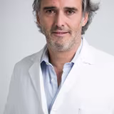 Los especialistas en masculinización facial más valorados por los usuarios cover