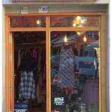 The most charming shops in Embajadores to find your New Year's Eve look cover