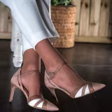 Best brands of women's boots and ankle boots in Alicante cover