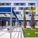 Mejores residencias para mayores en España cover