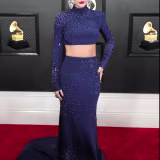 Mejores vestidos de la alfombra roja de los Grammy 2024 cover