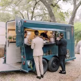 Mejores servicios de barra móvil para bodas en Argentina cover