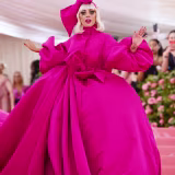 Mejores transformaciones de celebridades en la Met Gala cover