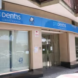 Clínicas especializadas en blanqueamiento interno dental en España cover