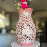 Jarrones de cerámica hechos a mano con diseños florales en España cover