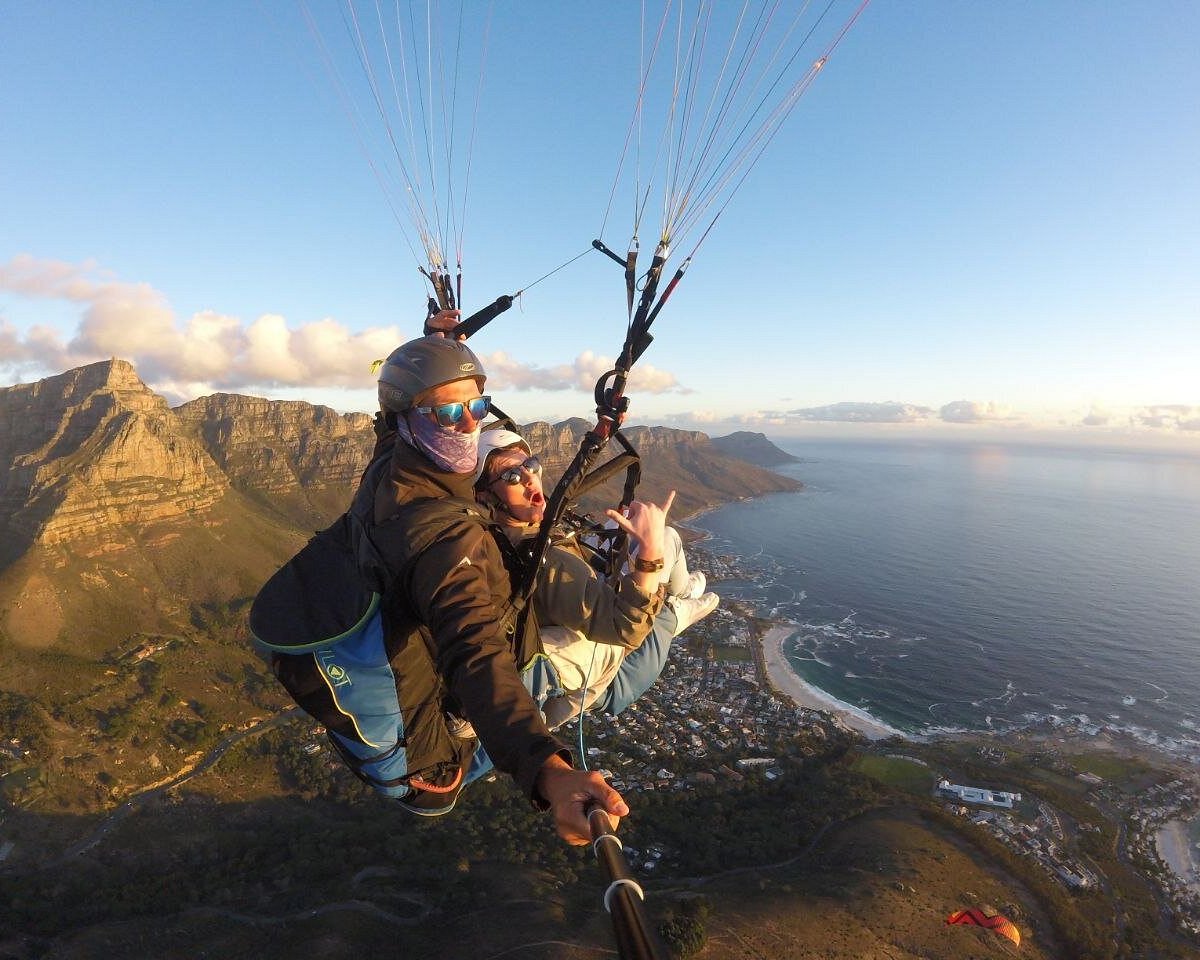 Best Paragliding Destinations for Panoramic Views