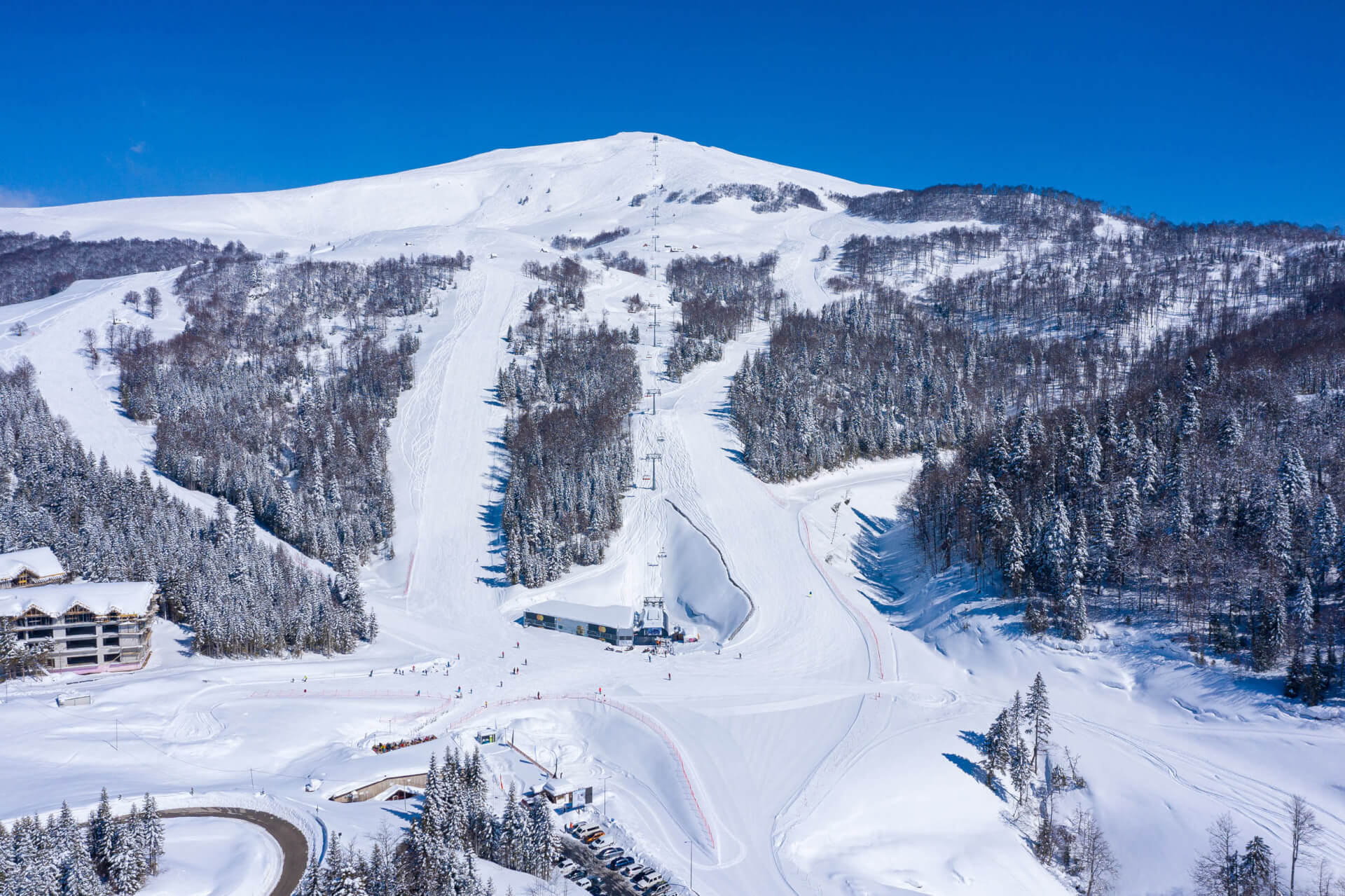 Fiesta Épica, Precio Inteligente: Estaciones de esquí con el mejor après-ski sin arruinarte en 2026