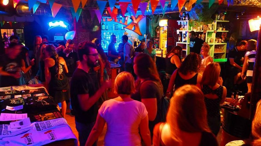 Best Alicante breweries for watching sports and enjoying the atmosphere