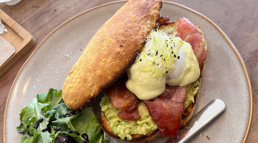 Best Cafés in the Bellavista-La Palmera Neighborhood (Seville)