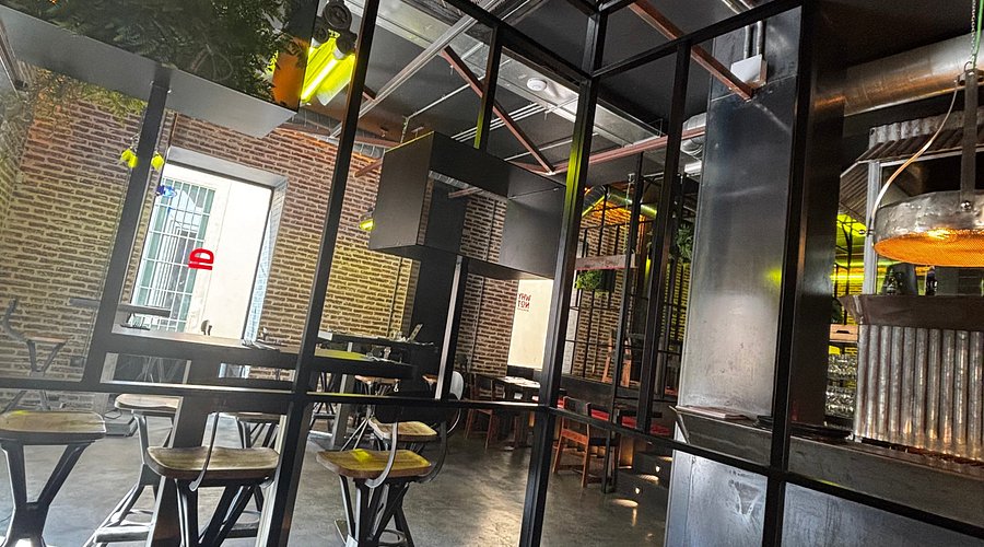 Best Fast and Convenient Burger Places in Almería