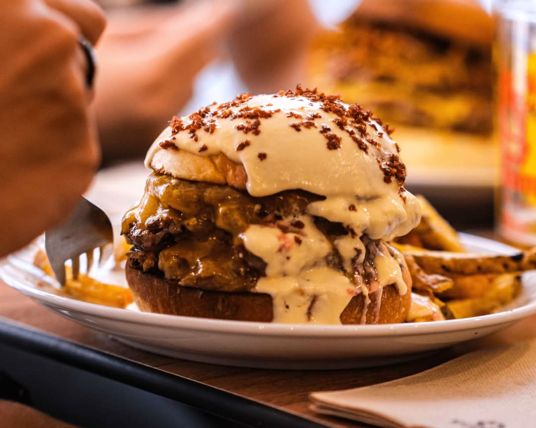 Best Locally Sourced and Artisanal Burger Restaurants in Seville