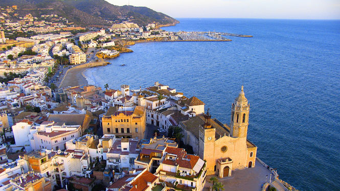Charming coastal towns to invest in properties in Spain