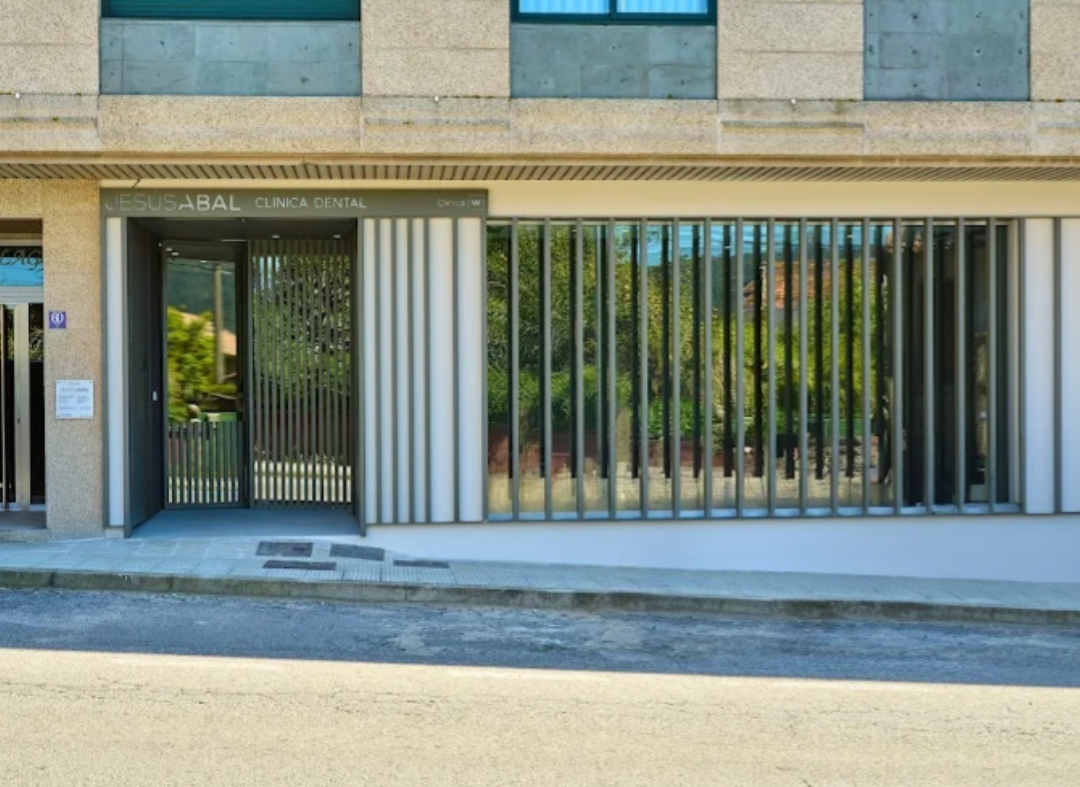 Best dental clinics in Pontevedra