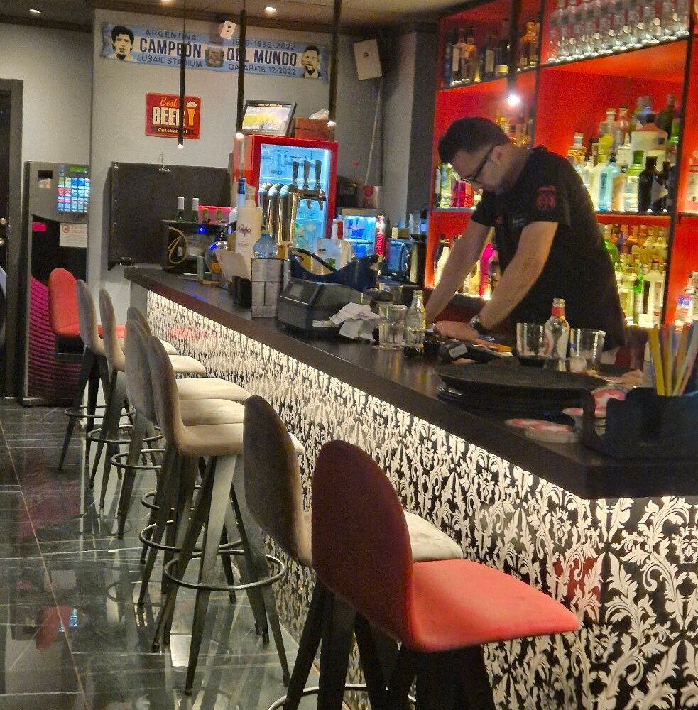 Bars with the best atmosphere for groups in Alicante