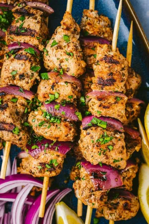 Brochetas de cerdo al estilo griego cover