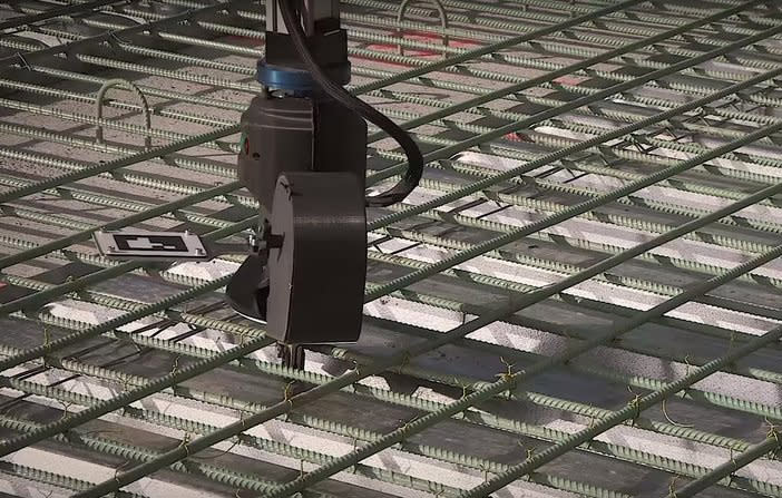 The robot arm has sensors to detect junctions and a gantry crane for mobility (ACR) The robot arm has sensors to detect junctions and a gantry crane for mobility (ACR)