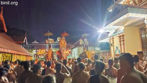 Paramekkavu Bagavathi Temple Vela - Veliyannur Desapattu on 1st Jan 2023