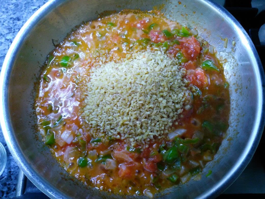 Domatesli Biberli Bulgur Pilavı Adım 4