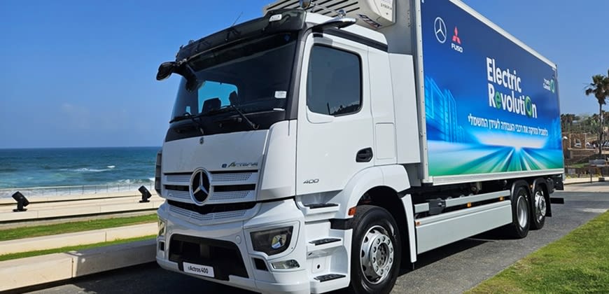 מרצדס eActros400. צילום יואב פולס מרצדס eActros400. צילום יואב פולס