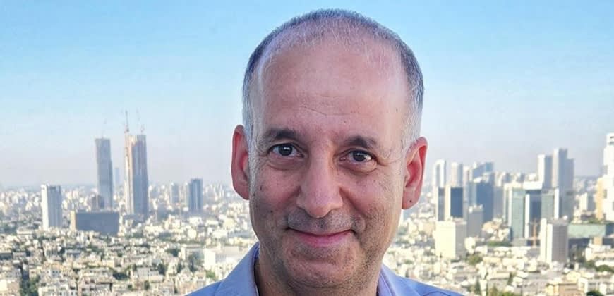 אלי דבי, ראש צוות יועצים במרכז ההשקעות הבנק הבינלאומי אלי דבי, ראש צוות יועצים במרכז ההשקעות הבנק הבינלאומי
