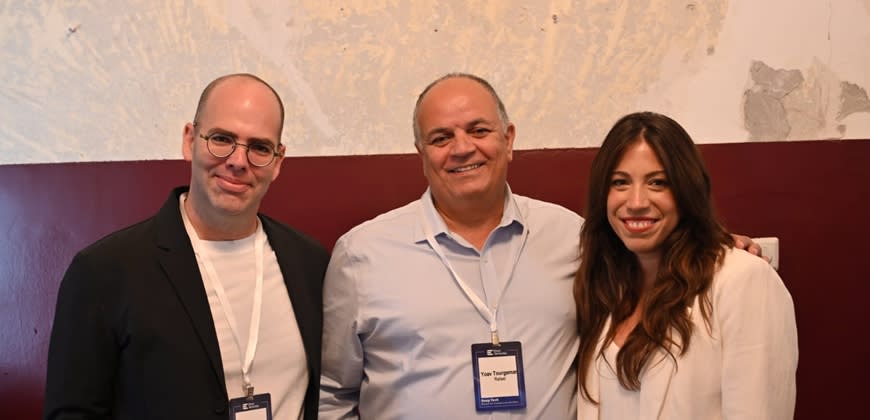 מנכ"ל רפאל, יואב תורג'מן, מנכ"ל אלרון, יניב שניידר וליסיה בכר מנוח, יו"ר אלרון . צילום: שי בן אפריים מנכ"ל רפאל, יואב תורג'מן, מנכ"ל אלרון, יניב שניידר וליסיה בכר מנוח, יו"ר אלרון . צילום: שי בן אפריים