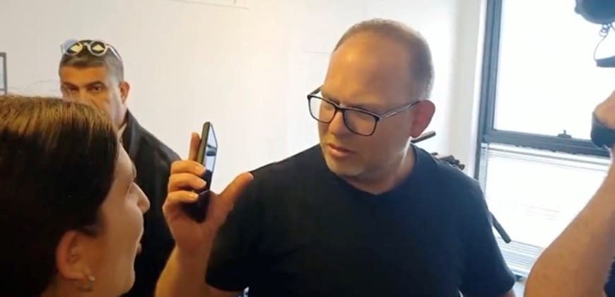 אביעד גליקמן בעימות עם צוות שרה נתניהו, צילום: רשתות חברתיות אביעד גליקמן בעימות עם צוות שרה נתניהו, צילום: רשתות חברתיות