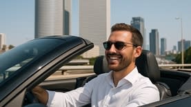 בחור נוסע באיילון עם רכב פתוח, נוצר באמצעות AI