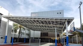 קירוי סולארי של מגרש ספורט בתל אביב צילום: אורית מנדל
