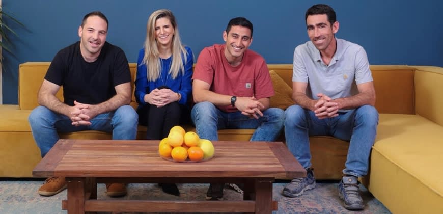המייסדים של ׳קלע׳ מימין: עמר בר אילן, אלון דרור, חמוטל מרידור וג'ייסון מני, צילום: יוסף חיים אלטרמן המייסדים של ׳קלע׳ מימין: עמר בר אילן, אלון דרור, חמוטל מרידור וג'ייסון מני, צילום: יוסף חיים אלטרמן