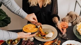 ארוחת חג. צילום: Kaboompics.com באתר PEXELS