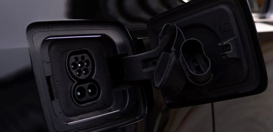 electric vehicle charging map. צילום: Pexels electric vehicle charging map. צילום: Pexels