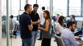 עובדים רבים מדי, קרדיט: גרוק