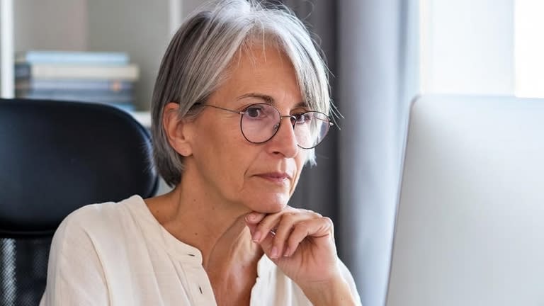 אישה
 בגיל פנסיה, קרדיט: גרוק