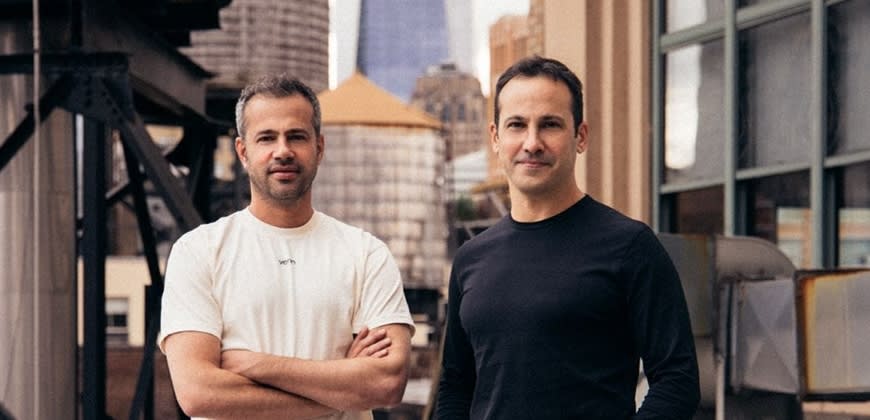 מימין אור בוקובזה, מייסד ומנכ"ל Venn, משמאל חן אבני, מייסד וסמנכ"ל המוצר. קרדיט : DADA STUDIO