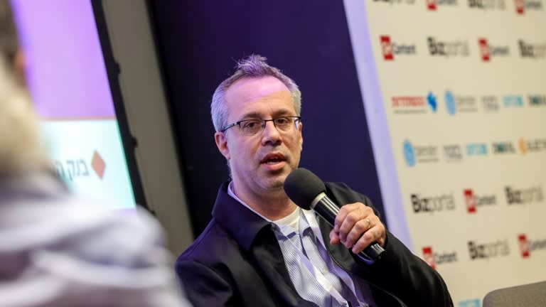 ארז מגדלי בוועידת הכלכלה (קרדיט: שלומי יוסף)