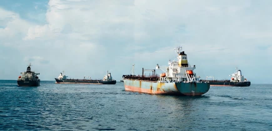 מכליות נפט בלב ים, קרדיט: גרוק