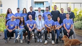 עובדי Dux, צילום: מעין רחימה