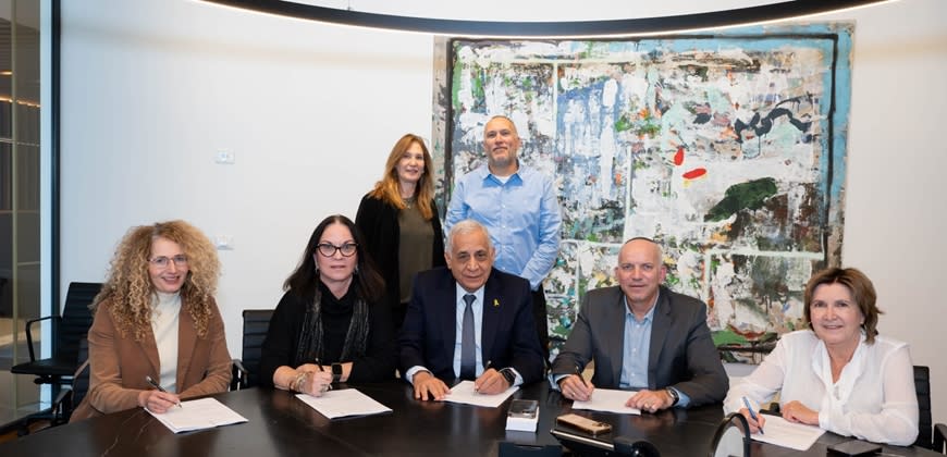 טכס החתימה על ההסדר לליווי פיננסי קרדיט צלם: איתמר סיידא