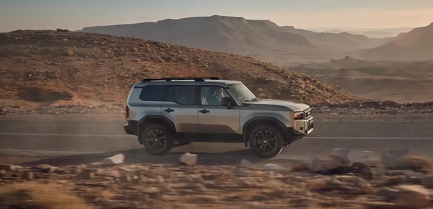 טויוטה לנדקרוזר 250. עכשיו עם הנעה היברידית קלה. צילום יצרן