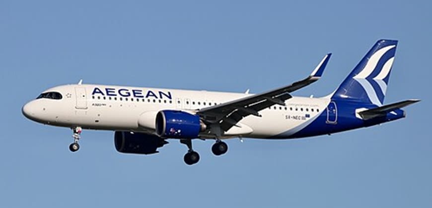 מטוס של אגיאן צילום: By Colin Cooke Photo - https://www.flickr.com/photos/cooke1/50617452132/, CC BY