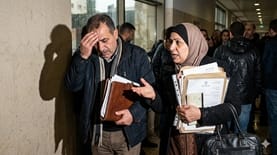 זוג יוצא מבית המשפט צילום: AI זוג יוצא מבית המשפט צילום: AI